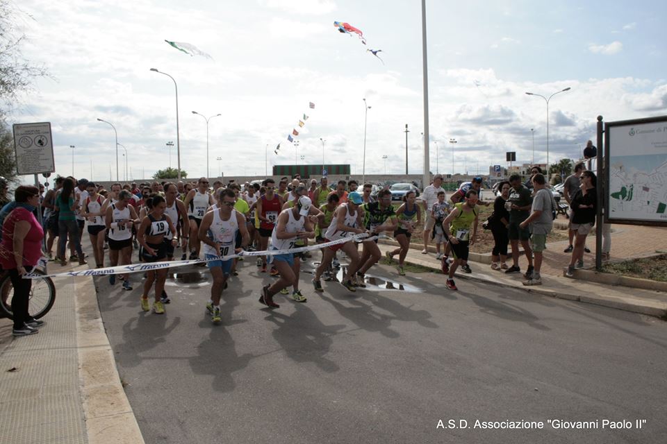 Polignano a Mare: in tanti hanno corso per amore e per San Giovanni Paolo II