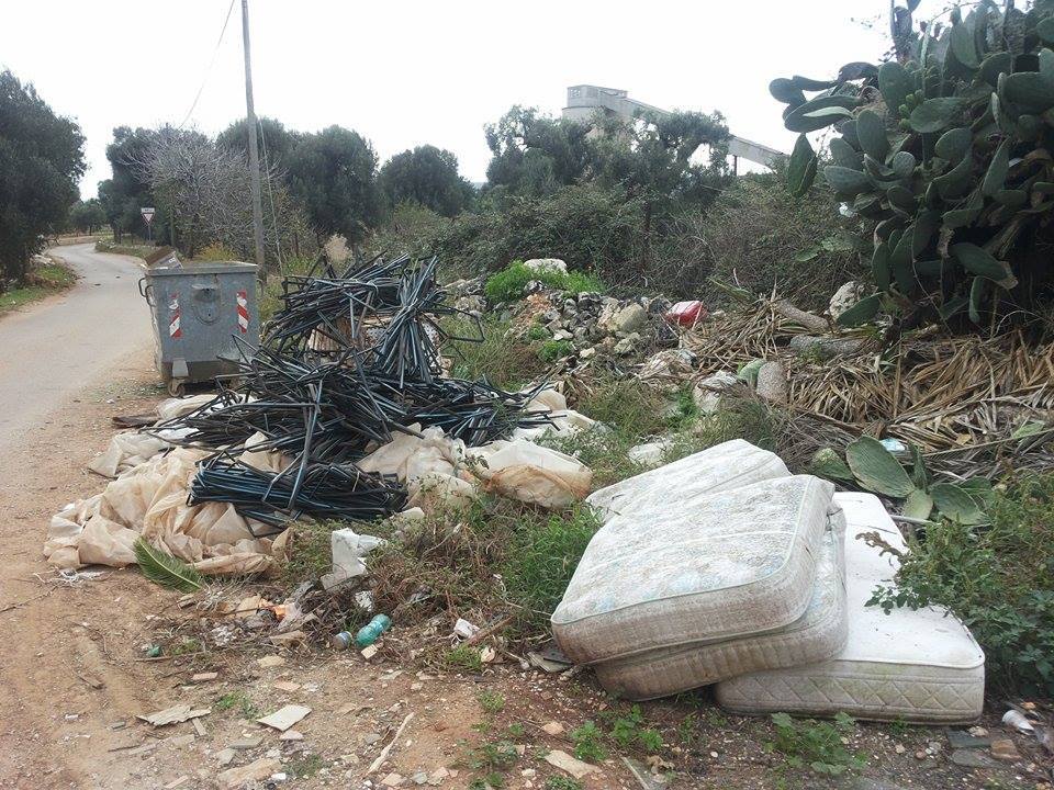 Monopoli: rifiuti e amianto in Contrada Samato