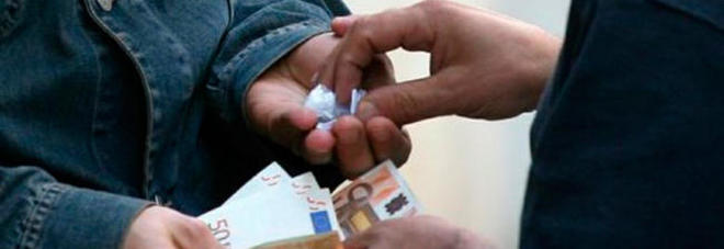 MONOPOLI Agli arresti domiciliari l’impiegato modello con l’hobby dello spaccio