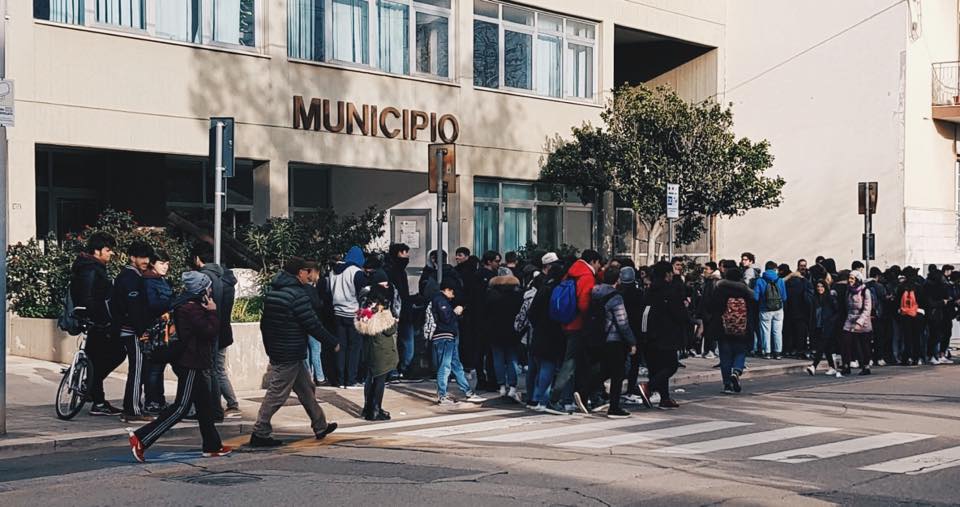 MOLA Gaffe degli studenti del Maiorana: protestano contro l’ente sbagliato!