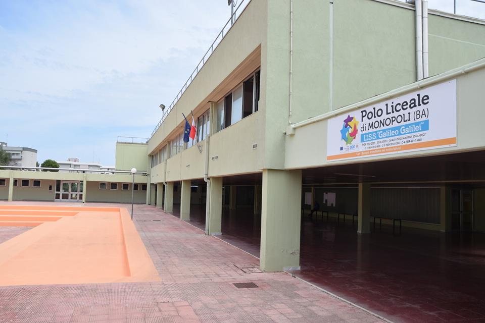 Monopoli: filmato nell’ora di religione, finalmente parlano i protagonisti