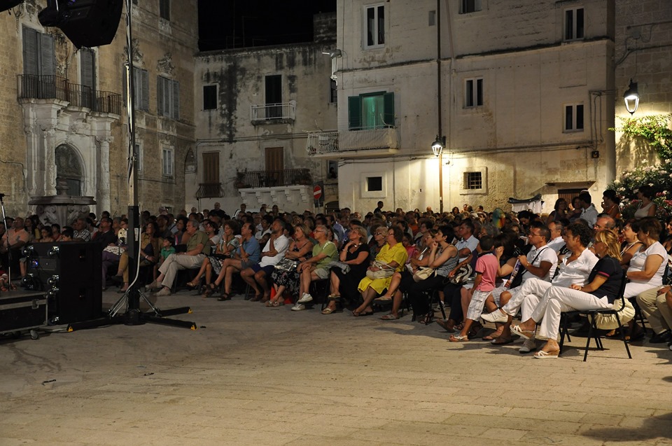 Monopoli: nostalgia della “Settimana del libro”. Estate monopolitana senza mordente …