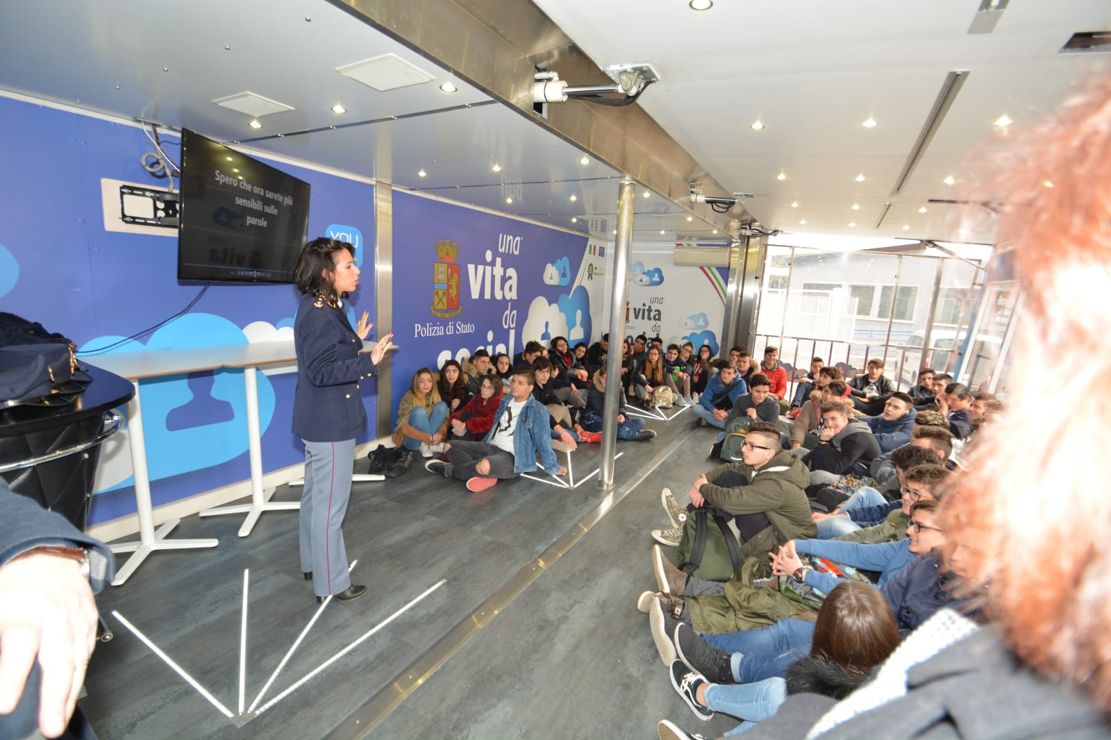 “Vita da social”, il truck anti cyberbullismo della Polizia