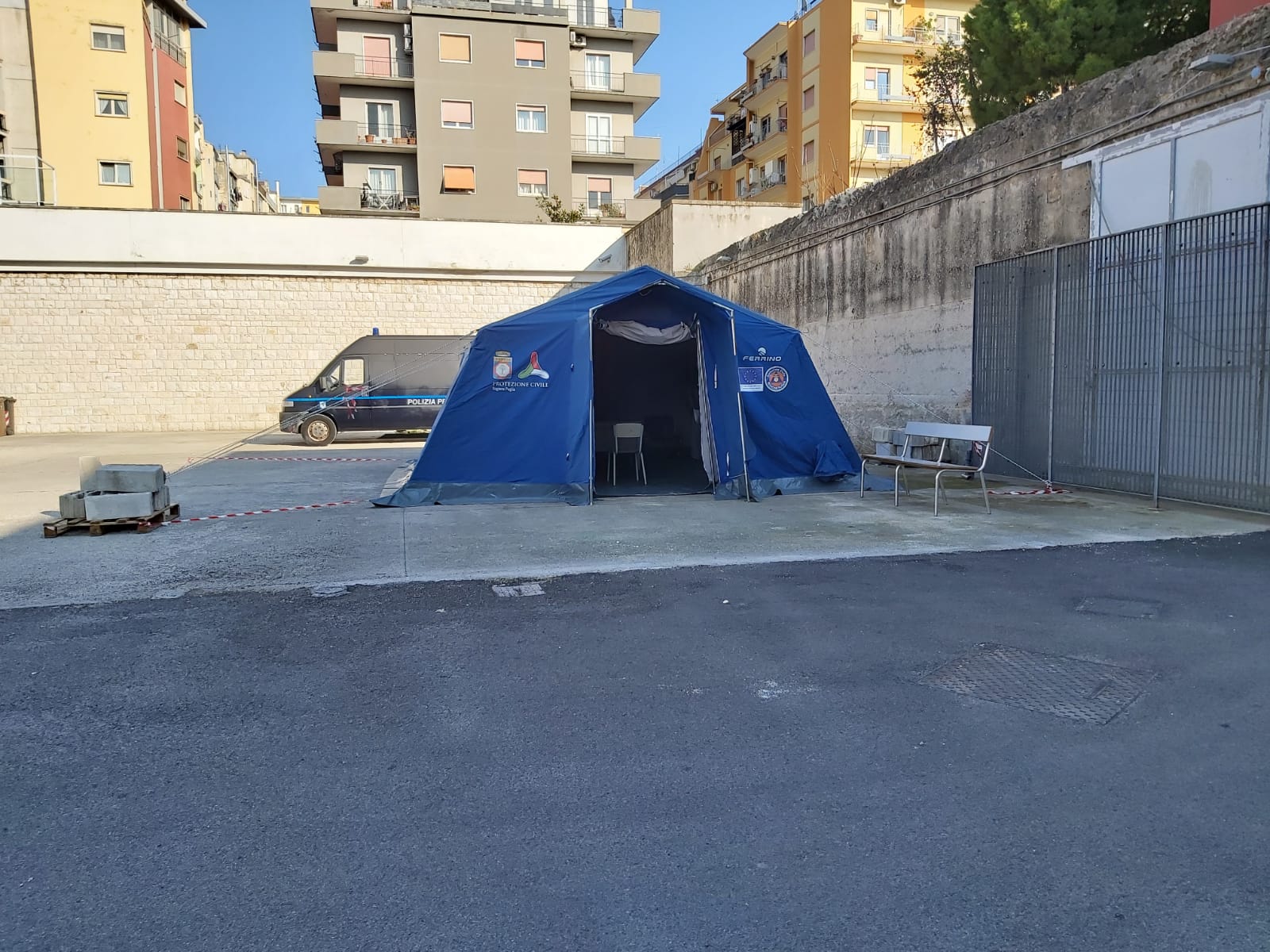 Carcere di Bari, allestita tenda Triage