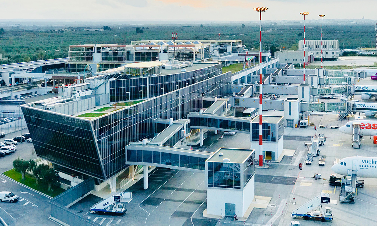 Volo Monaco – Bari, decolla e torna indietro per un guasto