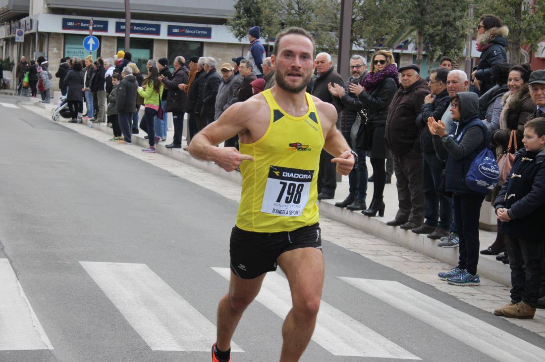 Conversano, il podista volante Netti reggente alla ‘Falcone’