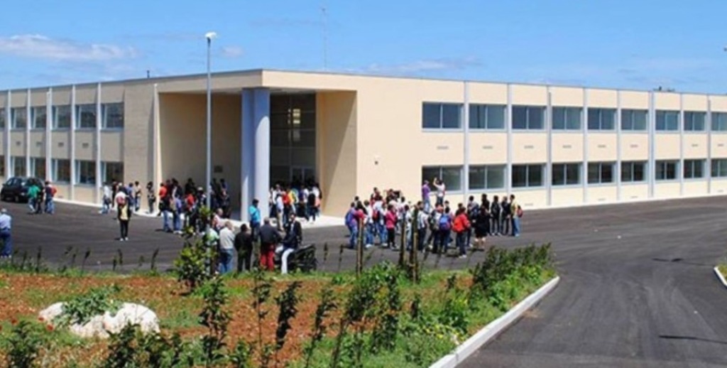 Monopoli, esami in sicurezza agli Istituti “V. S. Longo”