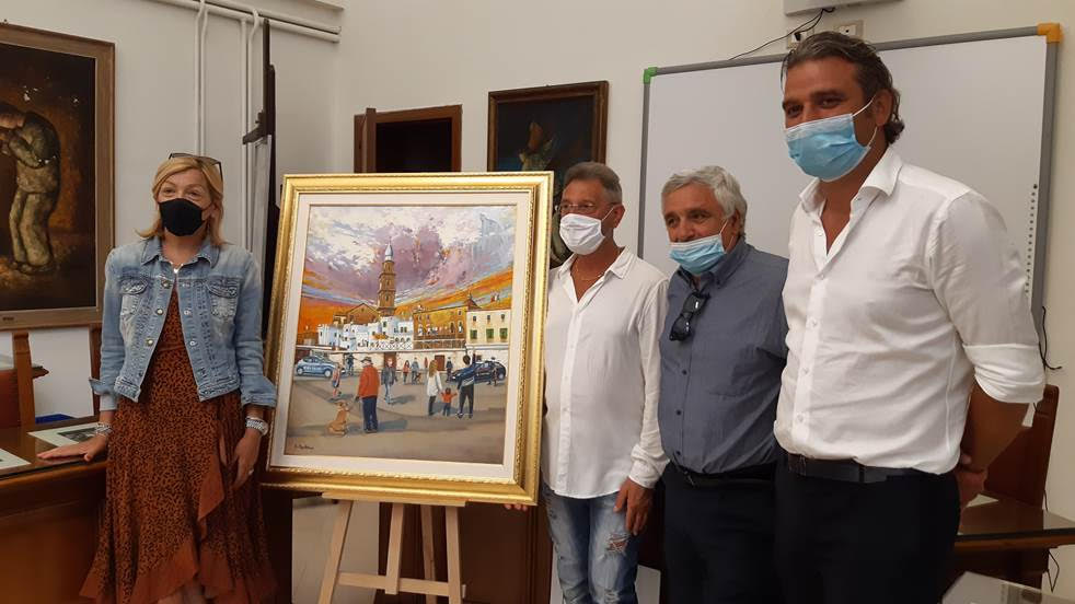 Napoletano dona un quadro al Comune di Monopoli