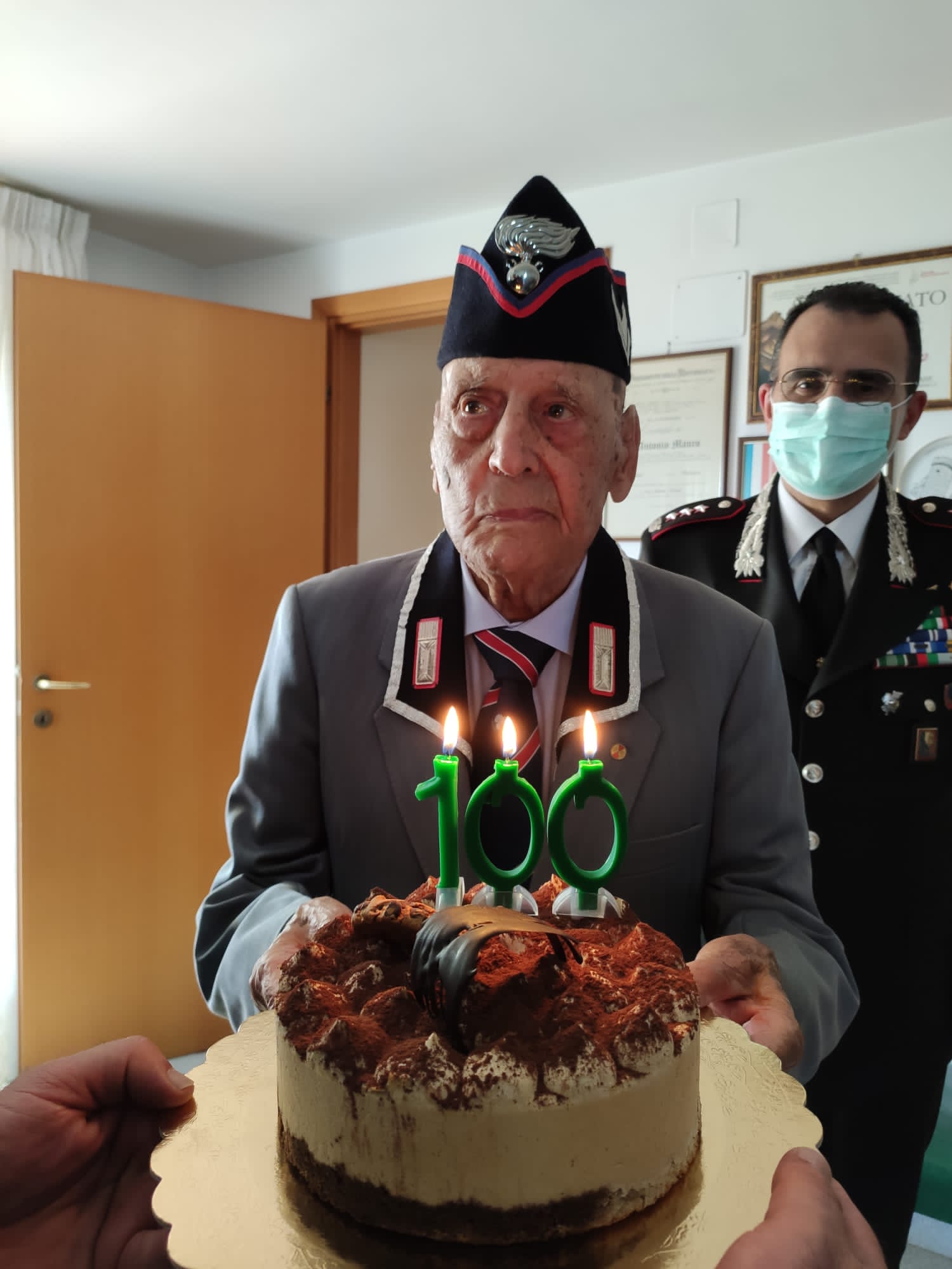 CONVERSANO Foto brigadiere Antonio Manco festeggia 100 anni