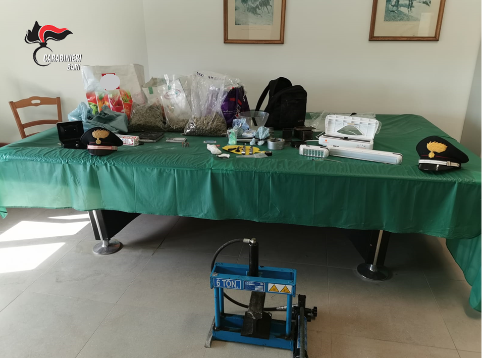 Adelfia. arresto per laborat. droga