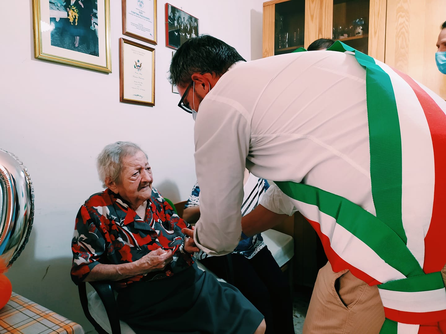 MOLA Foto centenaria col sindaco Colonna