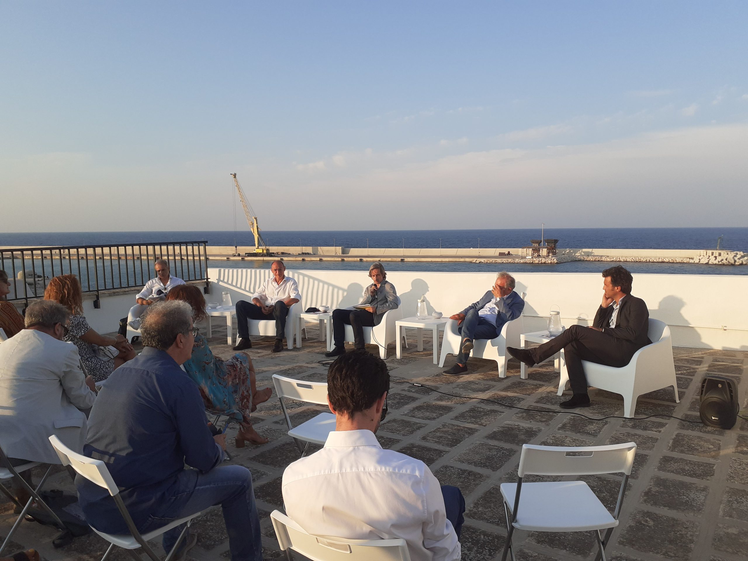 A Monopoli, in terrazza, un incontro sul turismo
