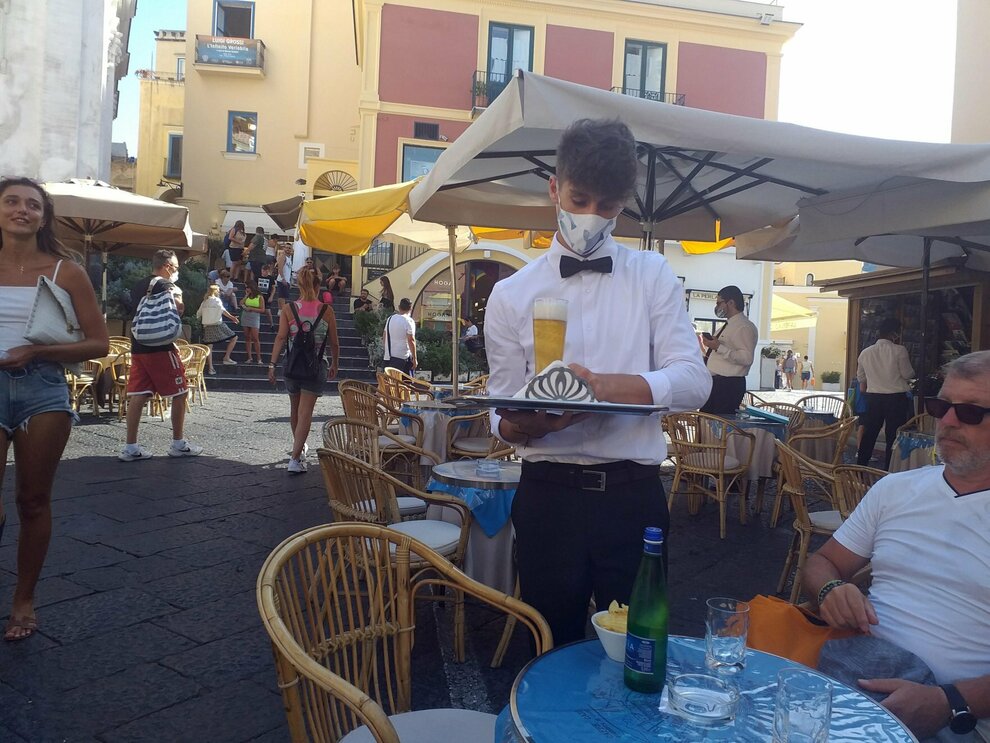 D943B6B0-9D4E-4A2E-B078-4D1957D87061