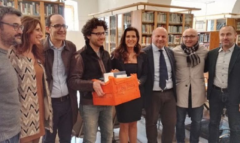 “Il libro possibile” dona 100 libri alla Biblioteca Chiantera