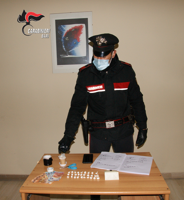 Casamassima, spaccia droga in casa, arrestato 29enne