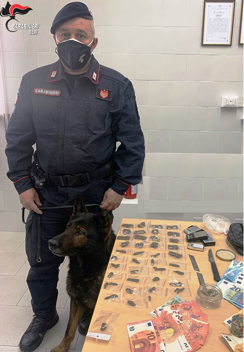 FOTO DROGA BARI CENTRO