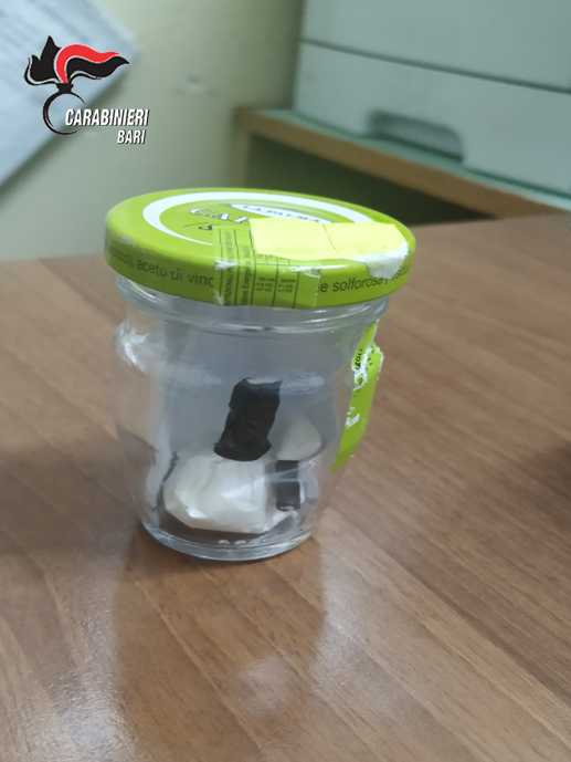 Sammichele di Bari. Pusher-conviventi sorpresi a spacciare cocaina, arrestati.