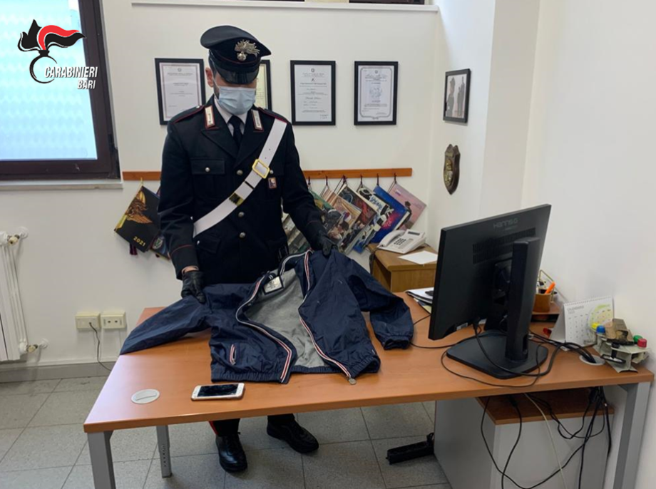 Modugno, scippa un’anziana e la manda in ospedale