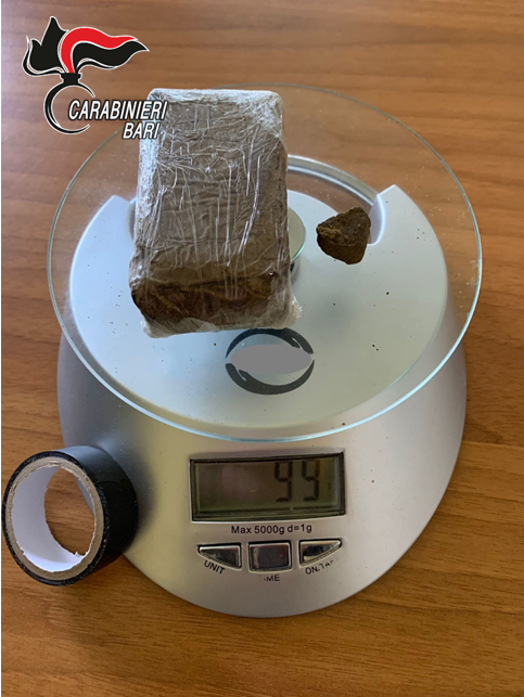 FOTO DROGA MOLA DI BARI