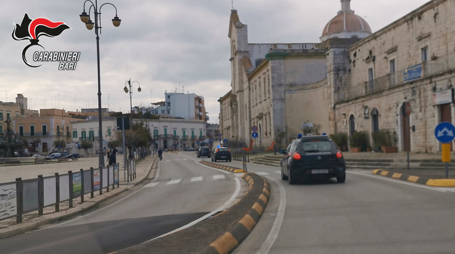 Beccati nei bar a consumare bevande. Chiuse tre attività commerciali.