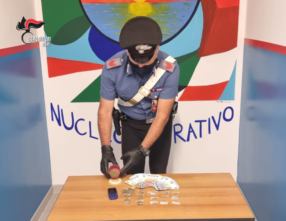 Spacciava comodamente da casa. In manette un 30enne