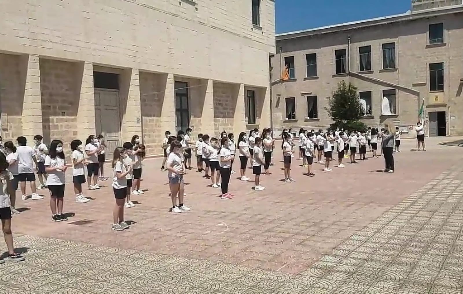 Monopoli, al 1° IC Vito Intini è tempo di saluti e lacrime