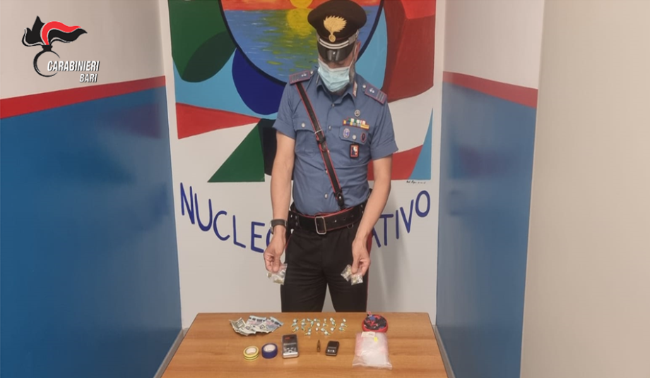 Modugno, arrestato dai Carabinieri un pusher 19enne.
