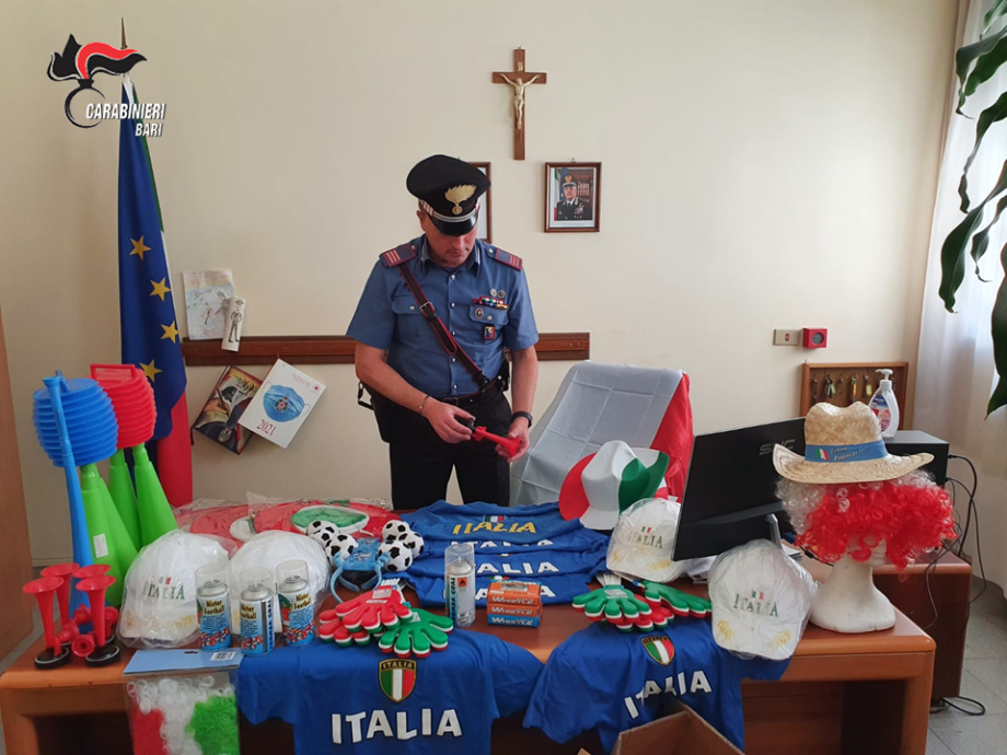 Controlli bancarelle non autorizzate, multe e sequestri dei carabinieri