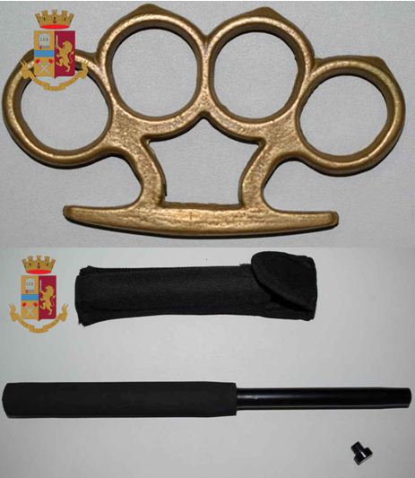 Monopoli, ragazzo circolava con manganello e tirapugni