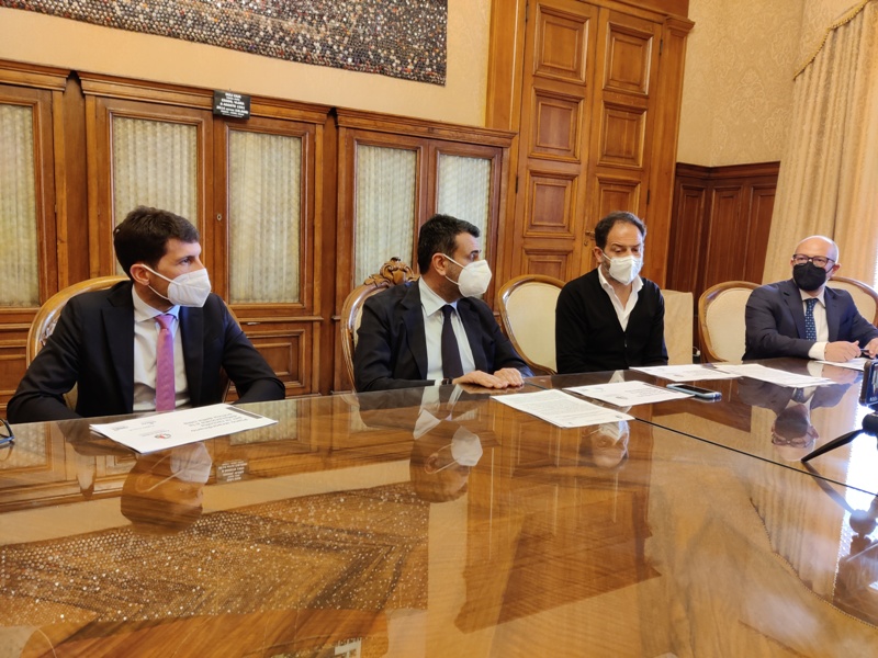 11-02-22 presentato il piano cittadino per la razionalizzazione e l'efficientamento del sistema di raccolta dei rifiuti urbani_1