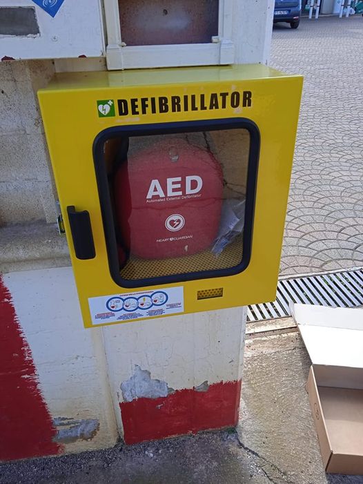 defibrillatore a Polignano