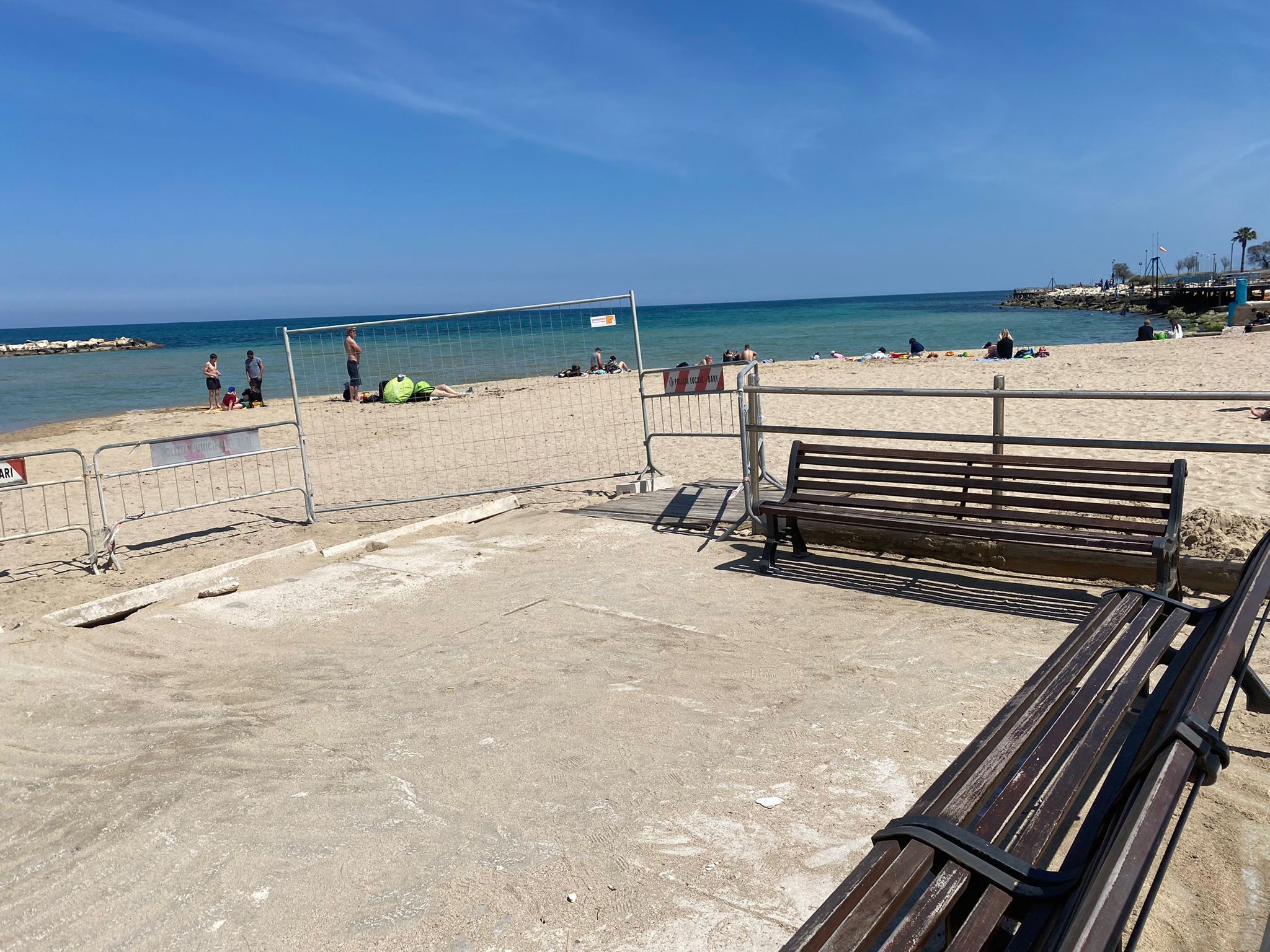 14-04-22 avviati gli interventi di manutenzione sulle spiagge cittadine in vista dell’estate_3