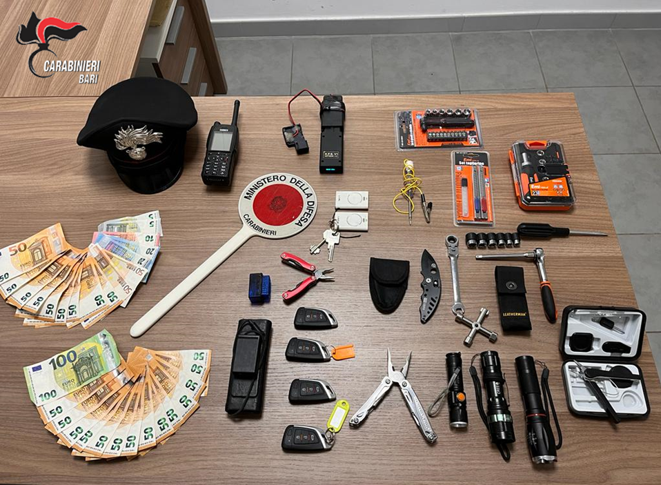 Furti di autovettura, a Bari eseguita un’ordinanza di custodia cautelare