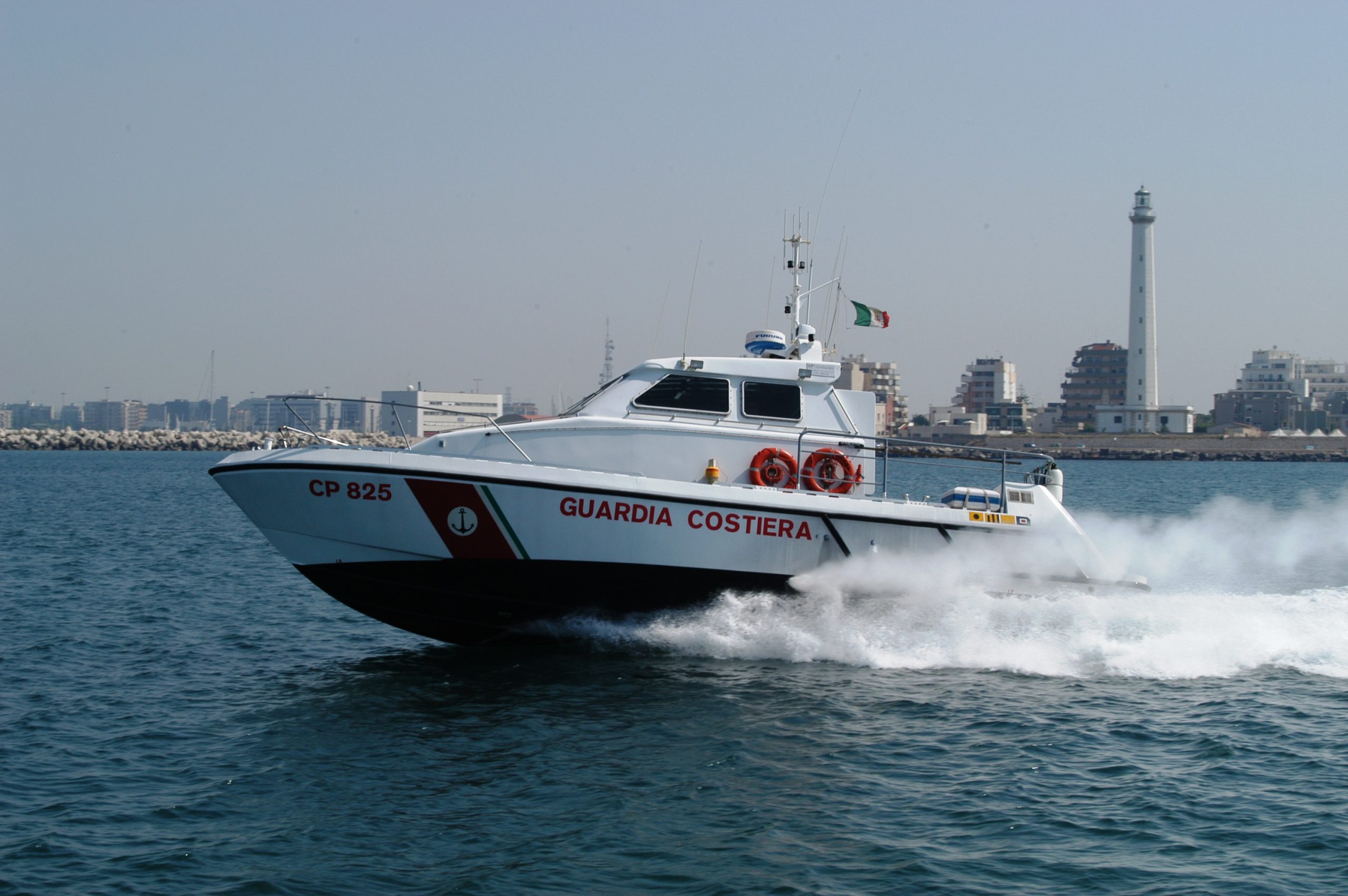 Bari, affonda rimorchiatore, 5 morti, salvo il comandante