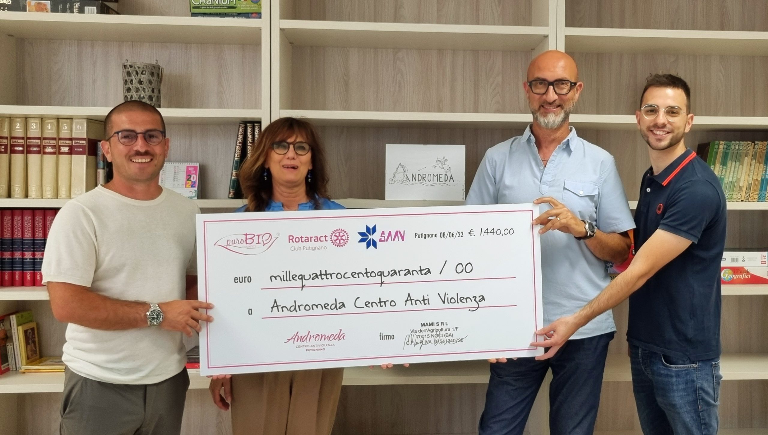 1440 euro al Centro Antiviolenza Andromeda dal Rotaract di Putignano