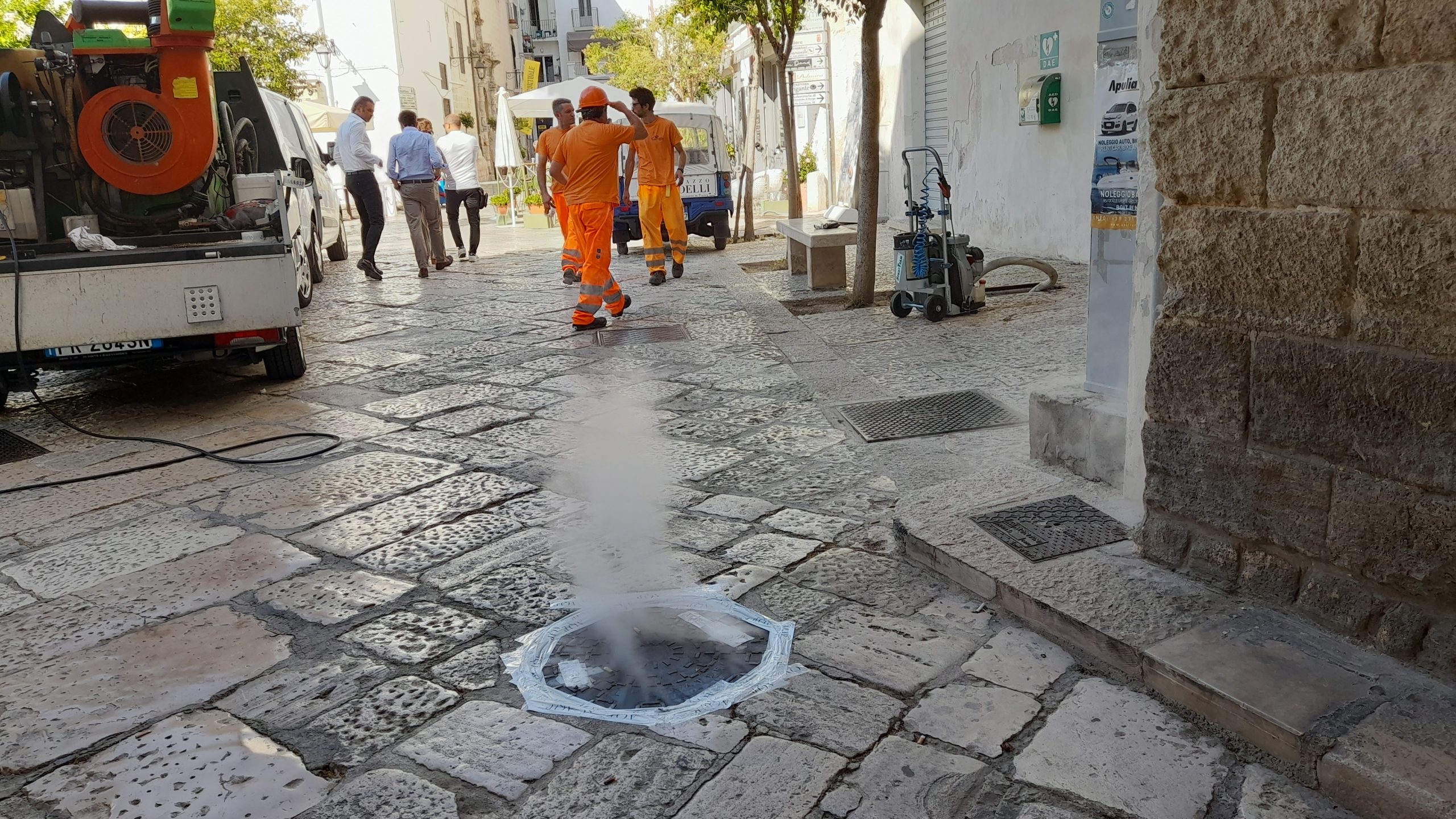 Monopoli, deblatizzazione straordinaria della fogna nera