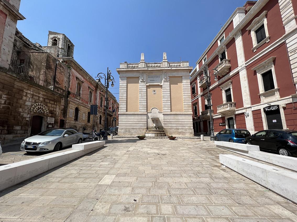 castellana_piazza_nicola_costa_cs.jpg