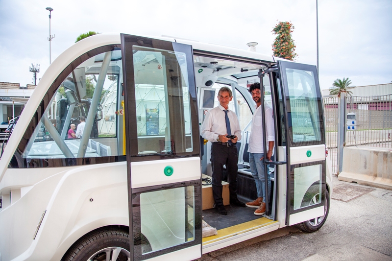 01-09-22 arriva a Bari il mini bus a guida autonoma_dal prossimo 12 settembre i test in fiera_2