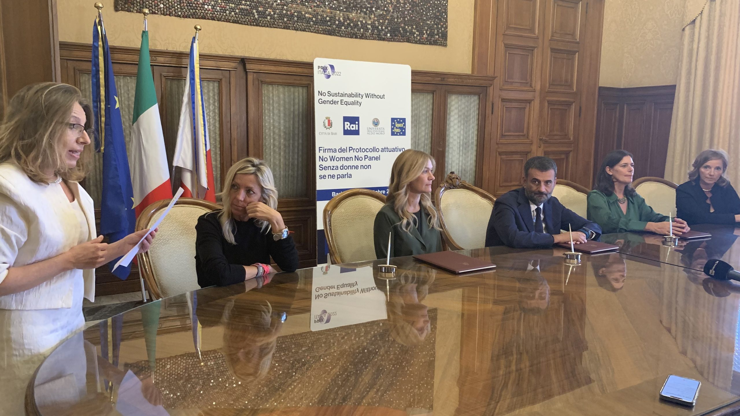 07-10-22 no women no panel sigla protocollo