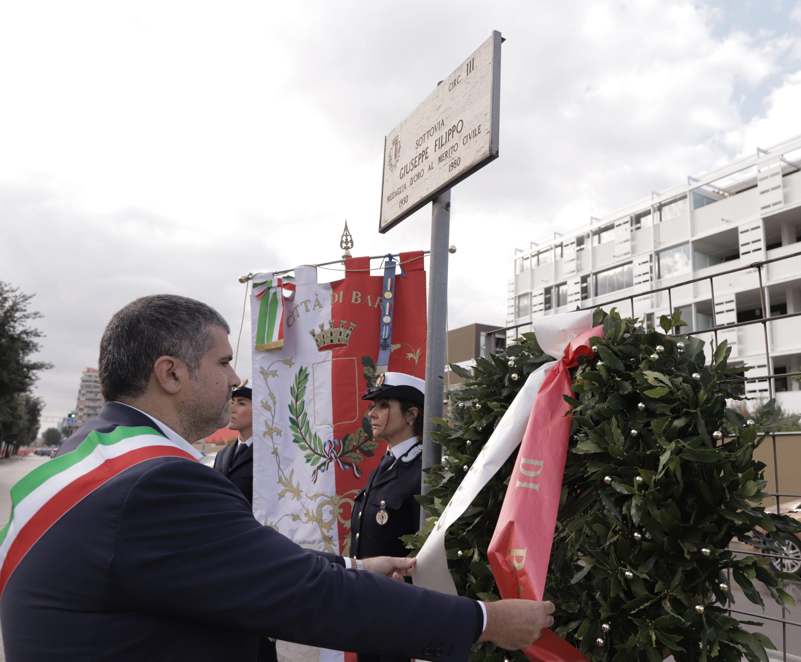 28-11-22 deposta una corona di alloro in memoria dell’appuntato Giuseppe Filippo