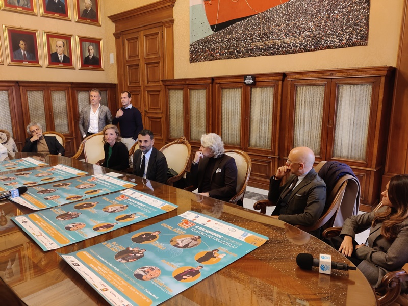29-11-22-presentata-la-nona-edizione-dello-spettacolo-di-solidarieta-Le-Strade-di-San-Nicola.jpg