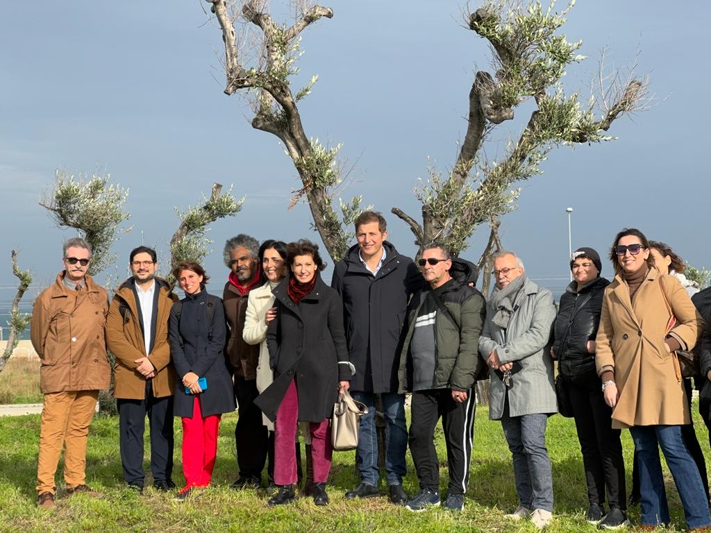 A Bari, la consegna del suolo su cui saranno realizzate attività di manutenzione del verde e di orticoltura a cura di coop.soc. Nuovi Sentieri e Fondazione EPASS