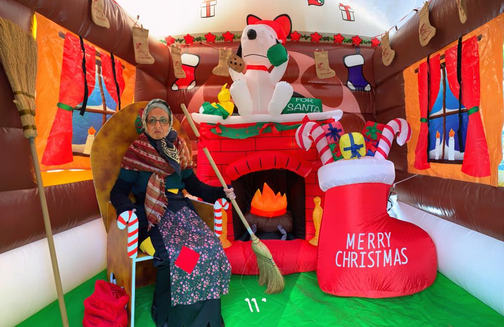 A Rutigliano, per l’Epifania la Befana si cala dal palazzo del 1700 e attende i bambini nella sua Casa