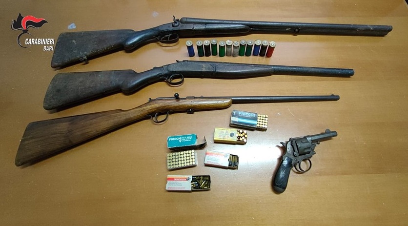 A Cassano delle Murge sequestrate armi e munizioni in una abitazione. Un arresto