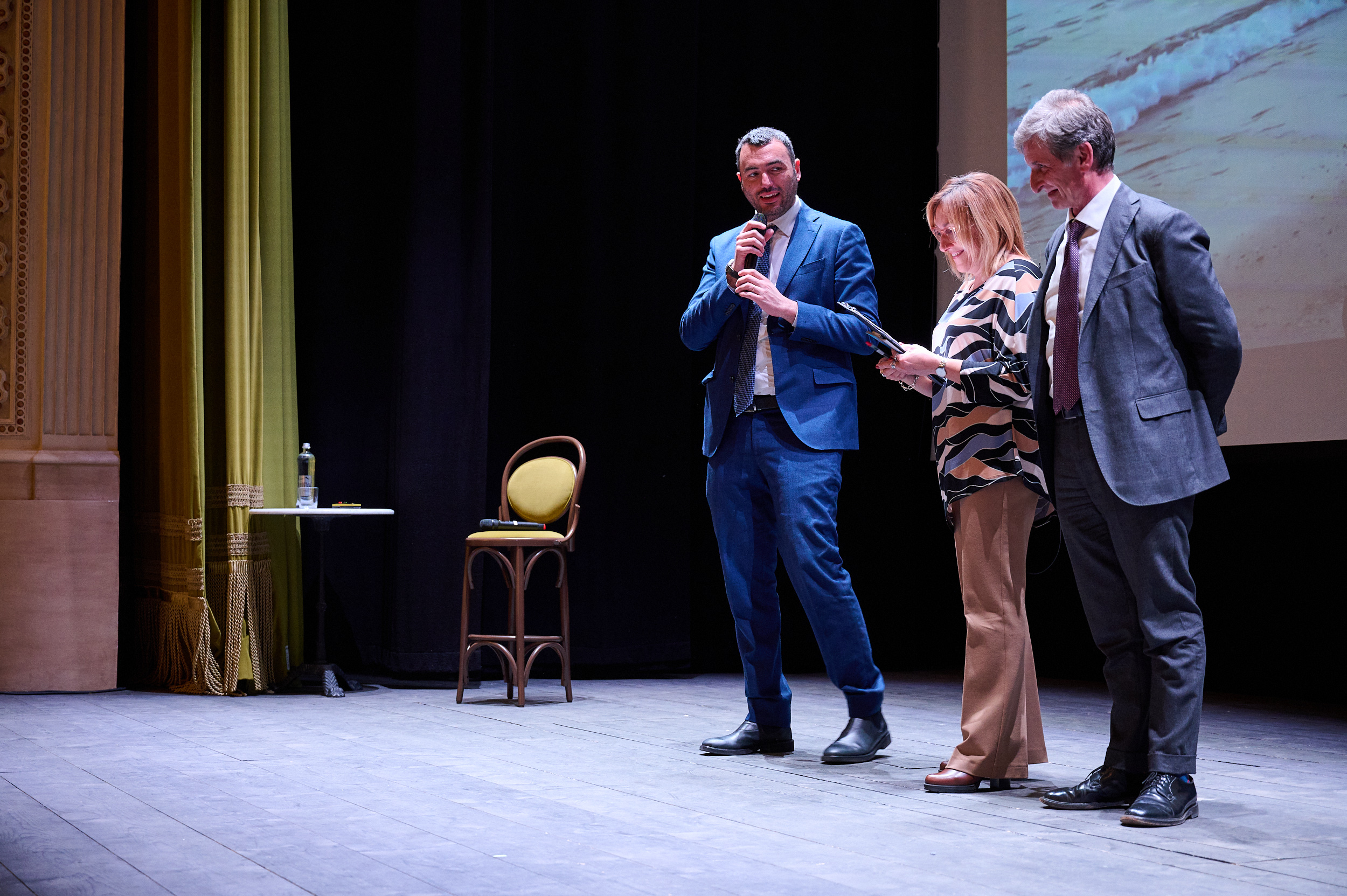 da sx l'assessore, Delli Noci, il vice sindaco Di Sciascio