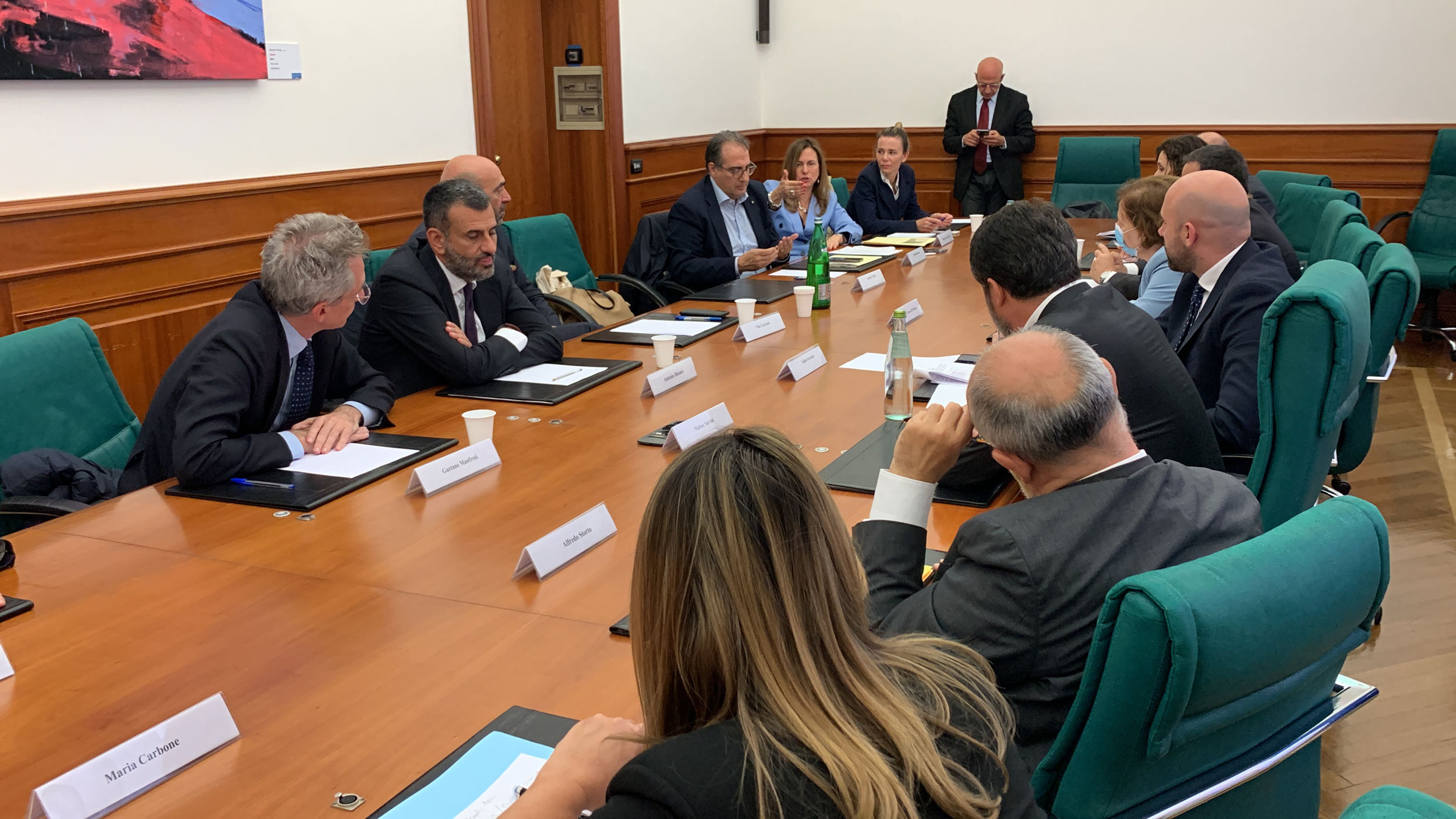 18-05-2023-Decaro-Manfredi-a-colloquio-con-Salvini-e-Gruppo-FS-per-collegamento-diretto-Bari-Napoli-03