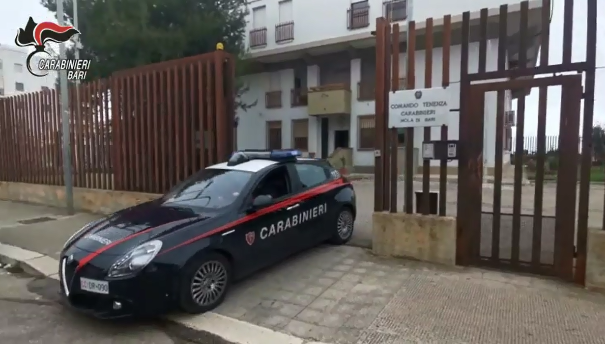 Mola di Bari, accoltella un vicino di casa, arrestato.