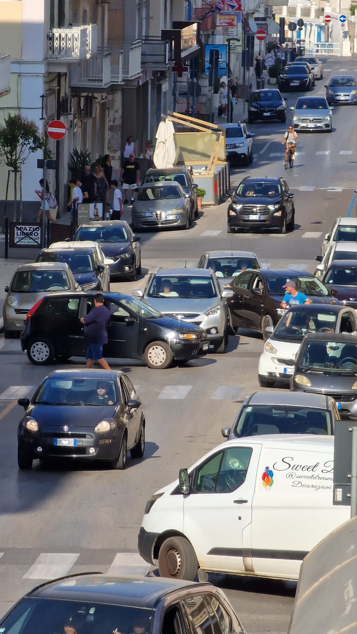 Monopoli, incidenti a raffica