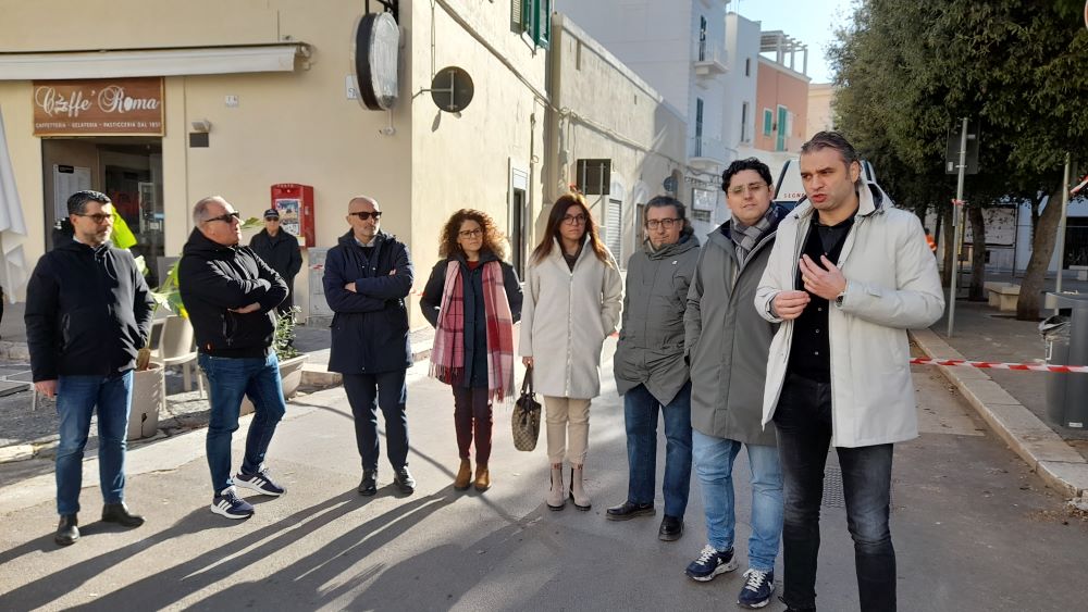 Monopoli, partiti i lavori di riqualificazione di Piazza Manzoni