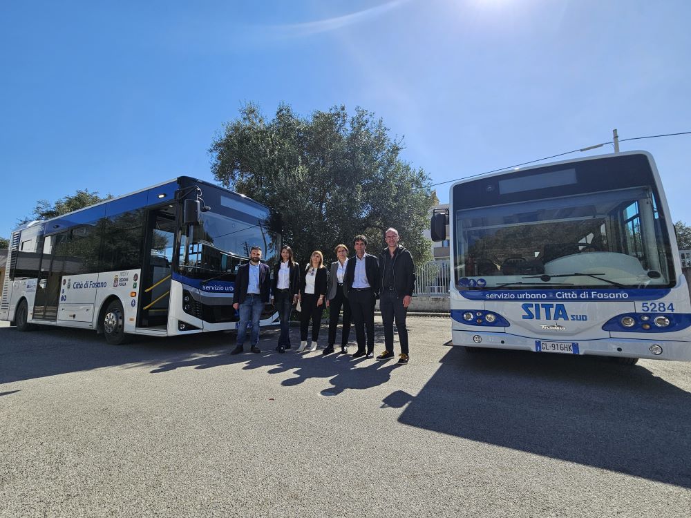 Fasano, «Smart go city»: presentati i 5 nuovi mezzi per la mobilità del trasporto pubblico locale